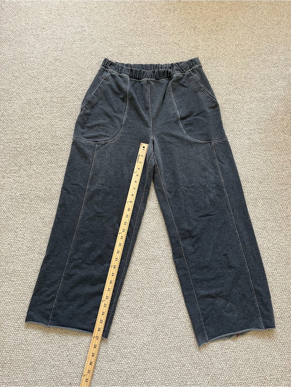 Free People Women’s Gray Cropped Wide Leg Pull On Sweatpants Lounge Pants Pocket - Picture 2 of 7